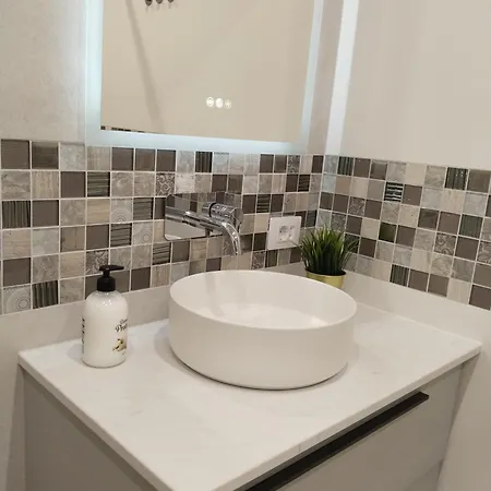 Serenity Garden Apartment *